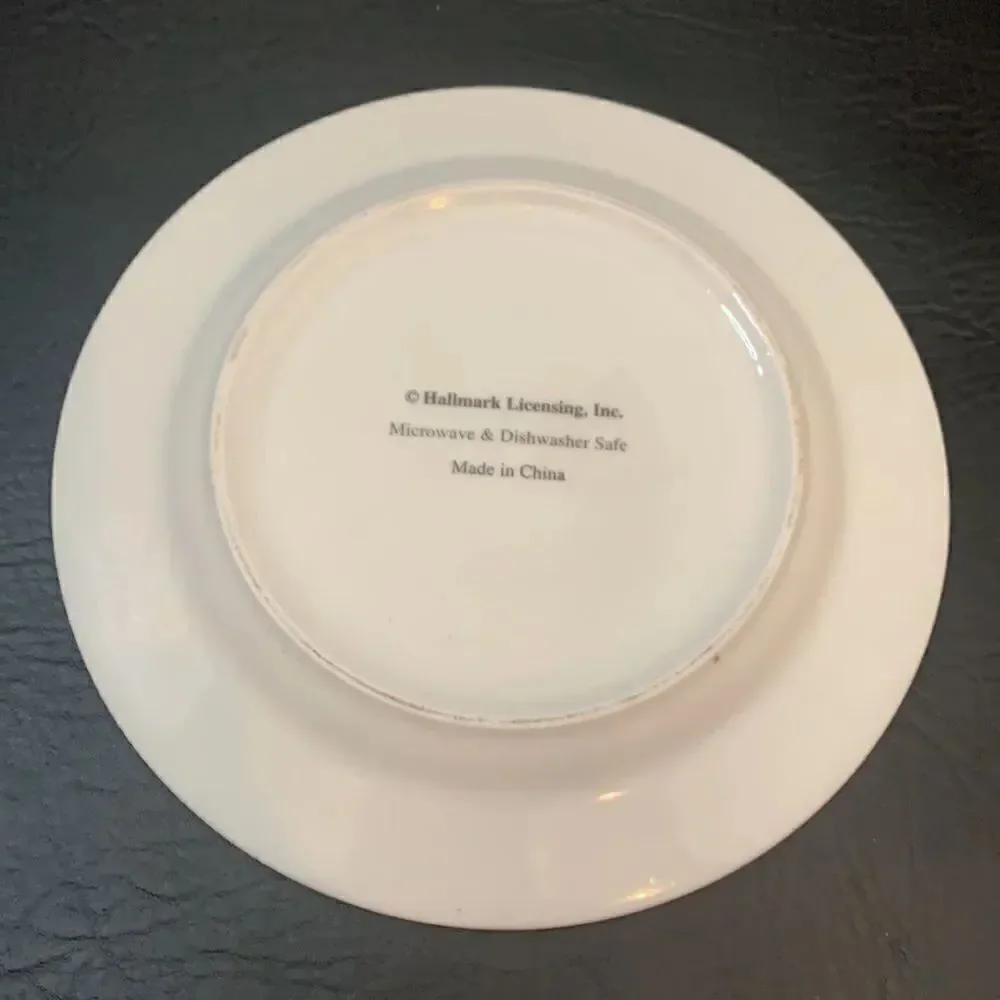 Hallmark Poinsettia Green Red Christmas Holiday 7 1/2 Inch Salad Dessert Plate
